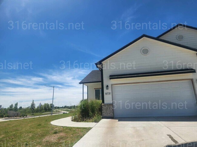 Building Photo - 8729-8731 E Summerside Pl
