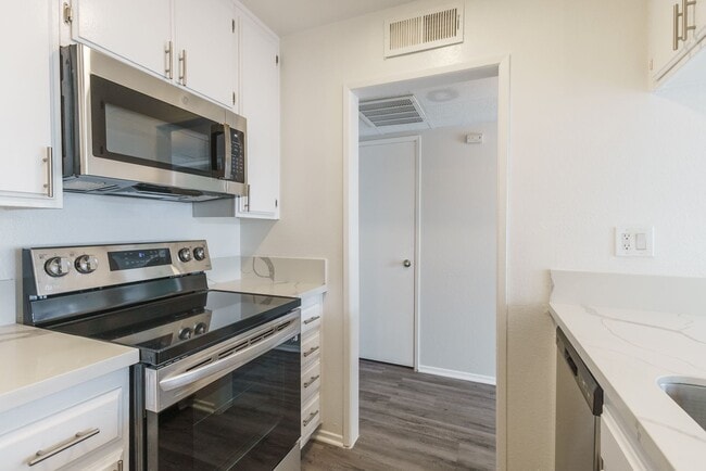 Interior Photo - 245 South Serrano Ave