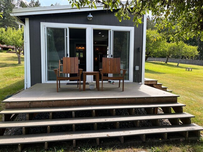 Building Photo - Waterfront Studio on Anderson Island