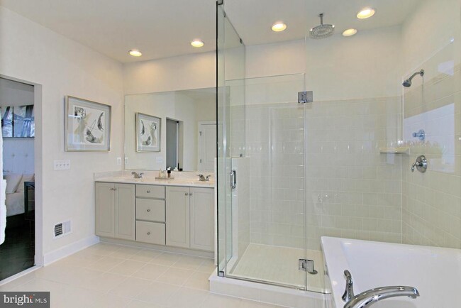Building Photo - 23109 Cottonwillow Sq
