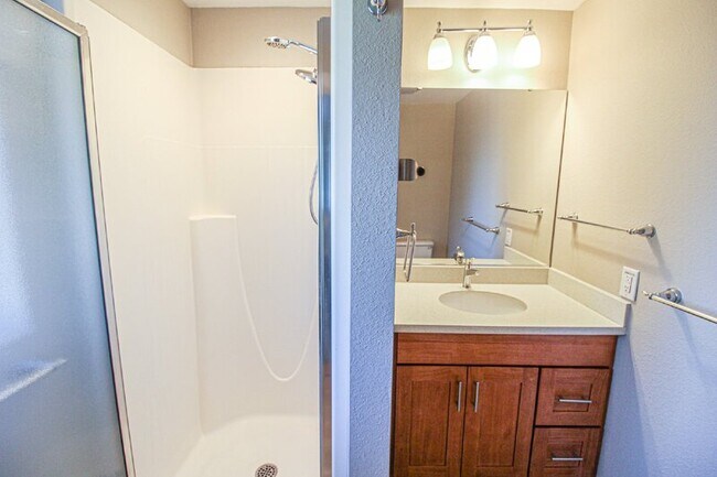 Building Photo - 17630 17th Dr SE