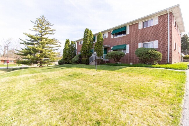 Primary Photo - 4849 N Bolton Ave
