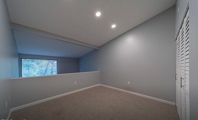 Building Photo - Knoxville 37920 - 3 bedroom, 3 bath home i...