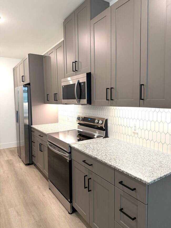 Primary Photo - 16601 Braker Ln