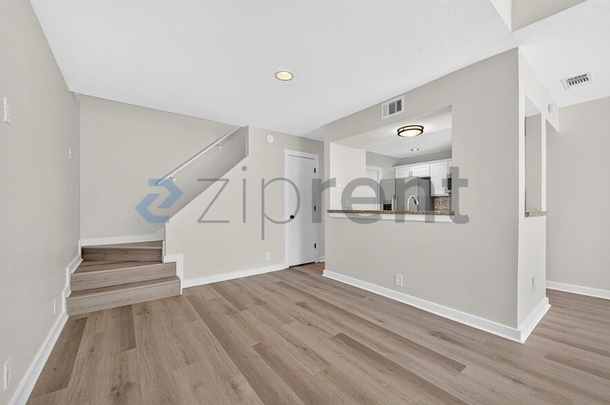 Building Photo - Unit Apt 6H