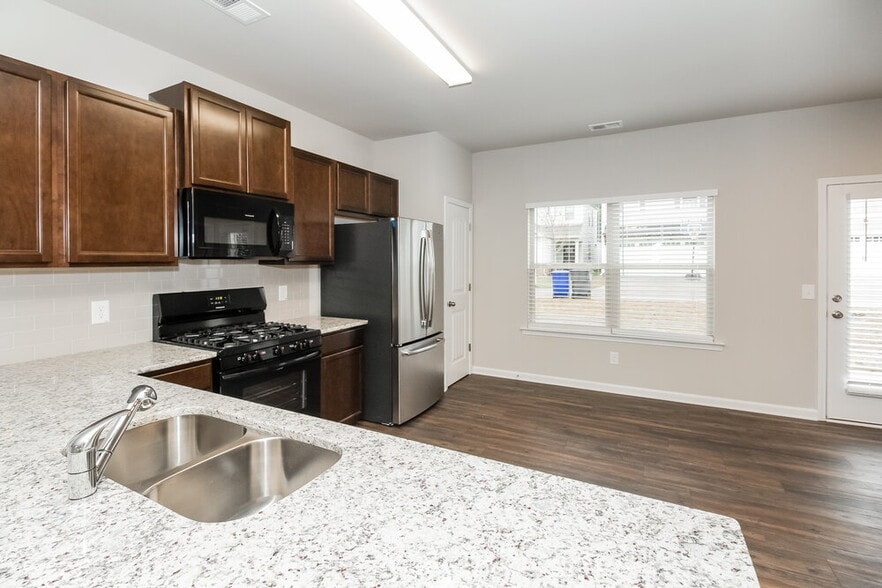 Building Photo - 139 Preserve Dr