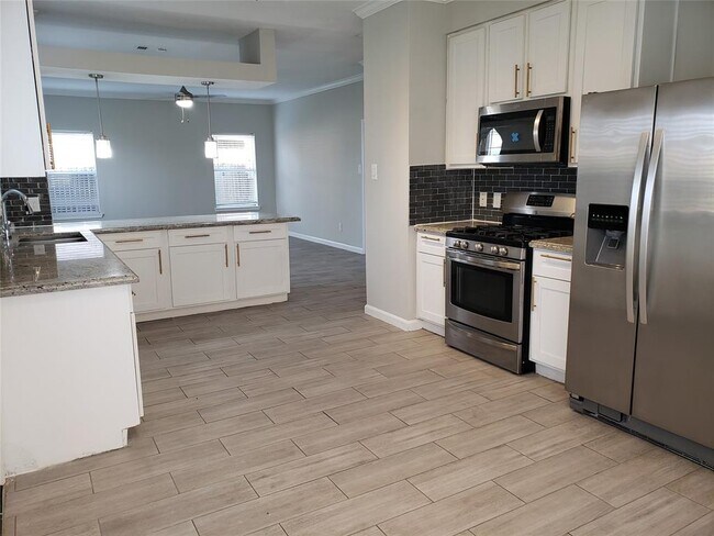 Building Photo - 7431 Colony Bend Ln