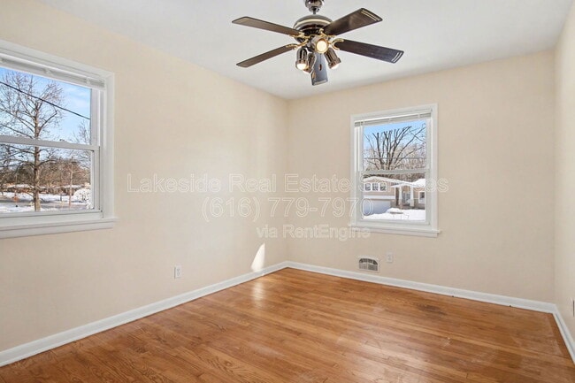 Building Photo - 1421 Ball Ave NE