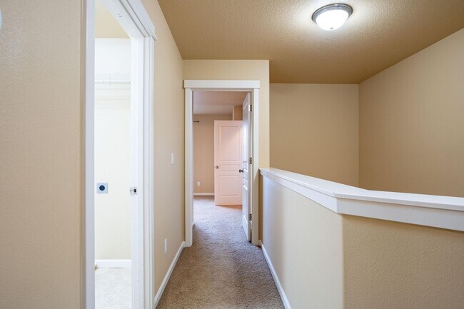 Building Photo - 20487 Brentwood Ave