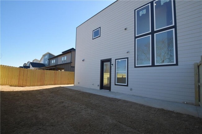 Building Photo - 1804 SW Casuarina Dr