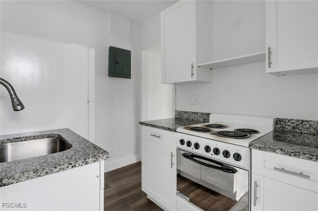 Building Photo - 4180 Sabal Ln