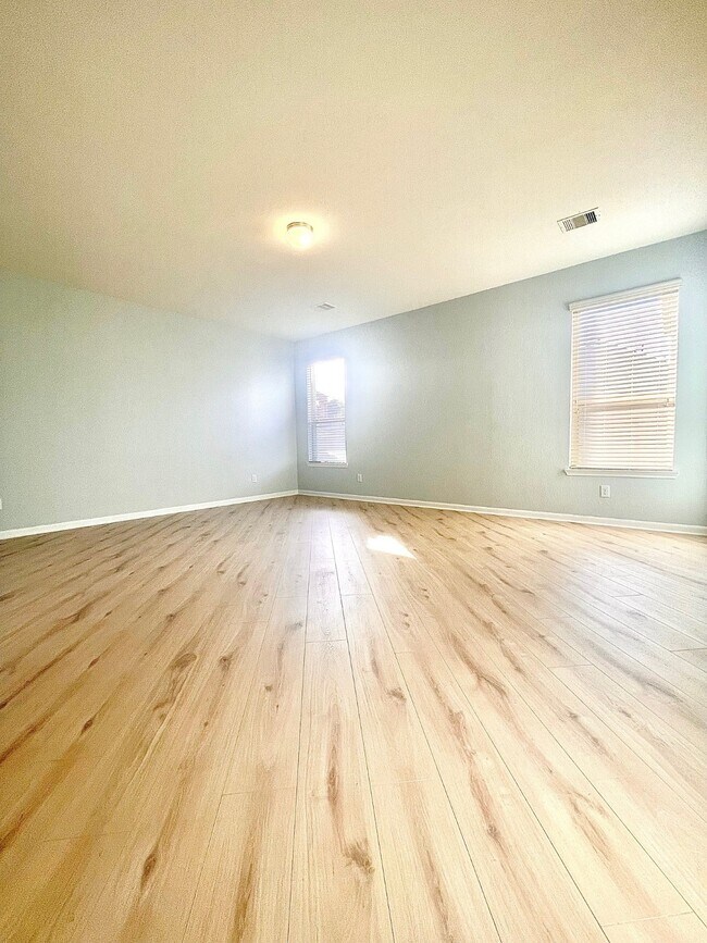 Building Photo - 1619 Stuart Creek Dr