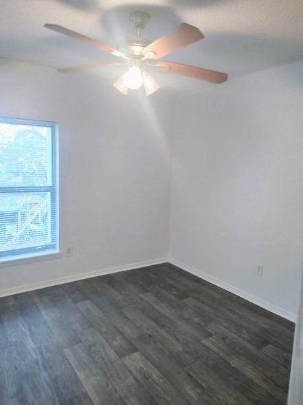 Building Photo - 1907 Hearthstone Dr