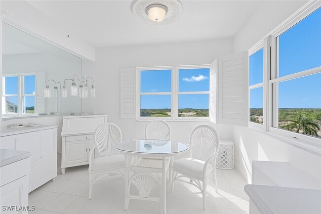 Building Photo - 14819 Laguna Dr