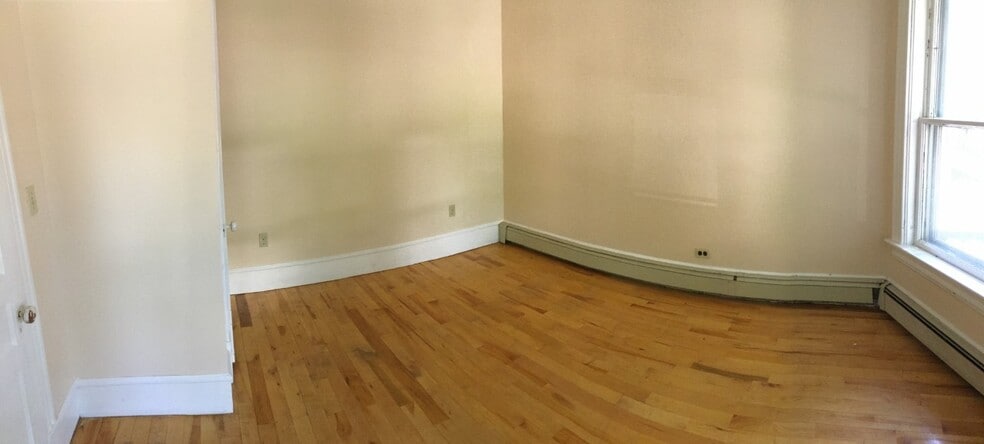 1st fl front bdrm - 16 Booth St