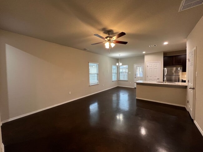 Building Photo - Luxury Two Story  3/2.5 Duplex in Seguin, ...