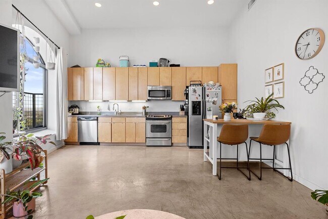 Building Photo - 507 Sabine St