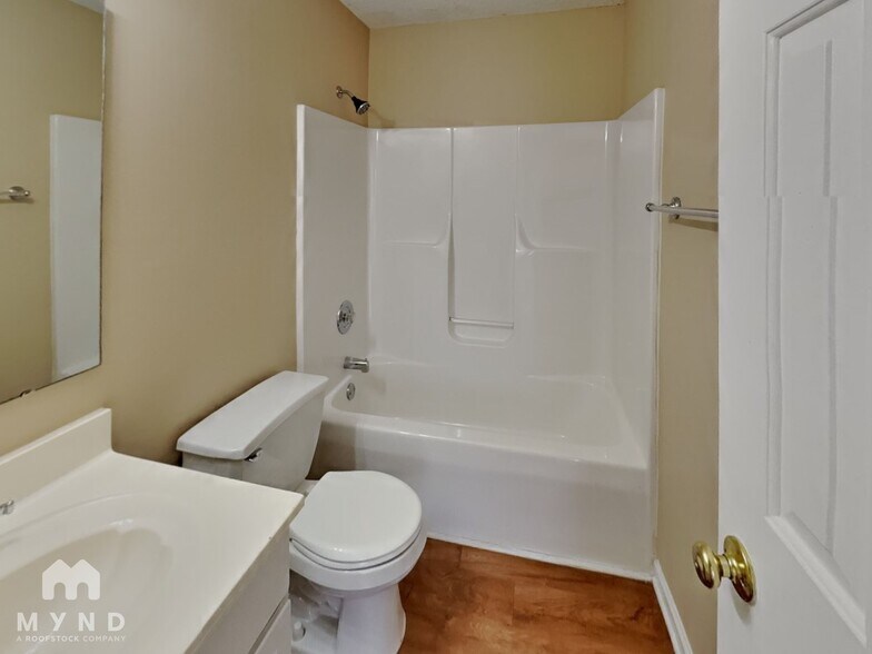 Building Photo - 11721 Long Forest Dr