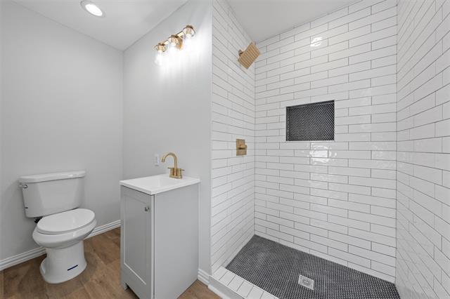 Building Photo - 2416 Lake Air Dr