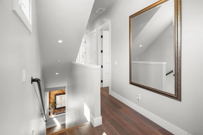 Building Photo - 218 J Ave
