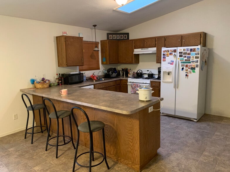 Kitchen - 113 Buffalo Dr