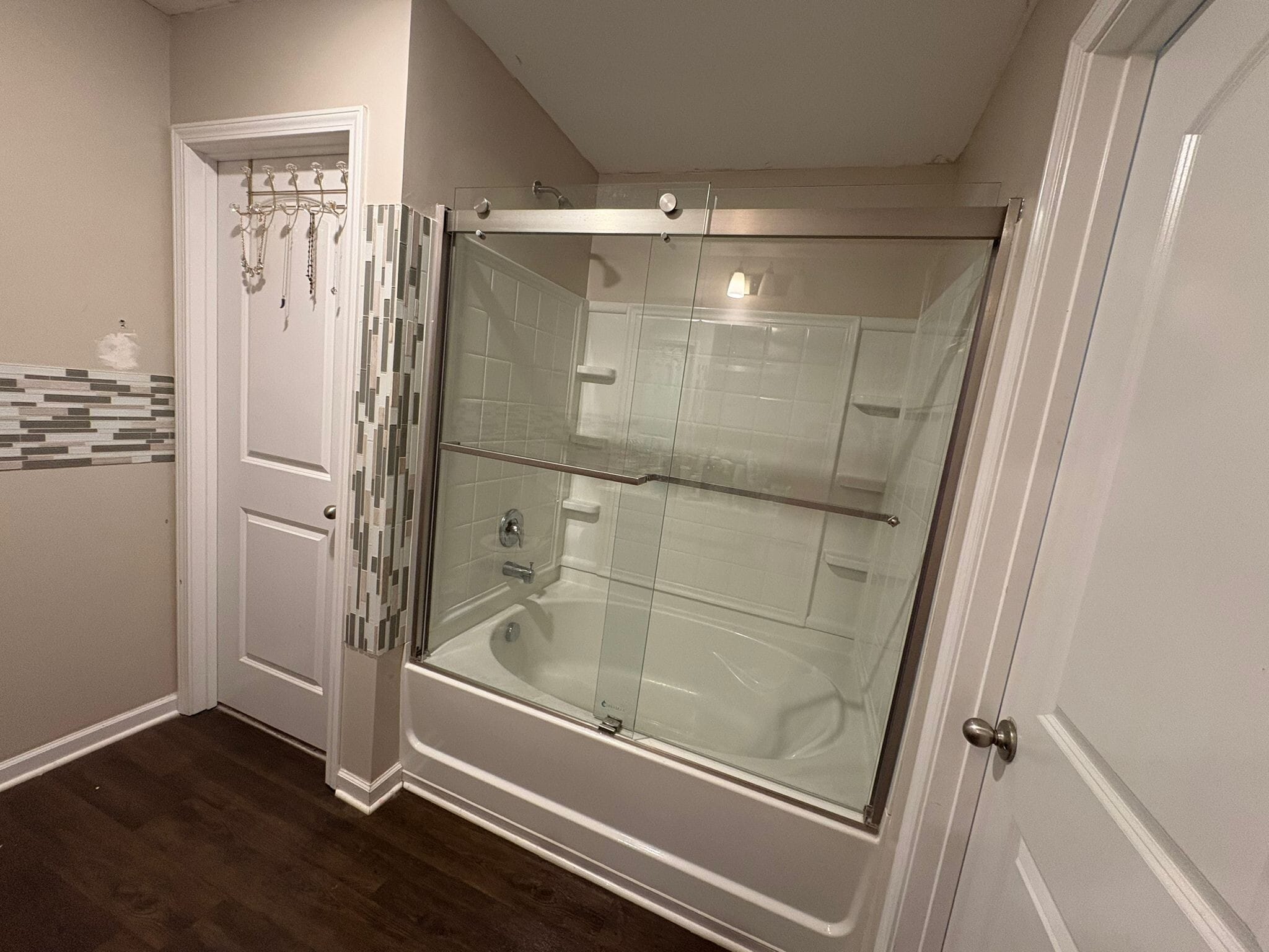 Master bath - 3414 Drysdale Dr