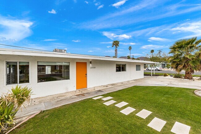 Building Photo - 45720 Abronia Trail