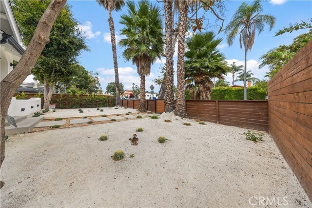 Building Photo - 2203 Pelham Ave