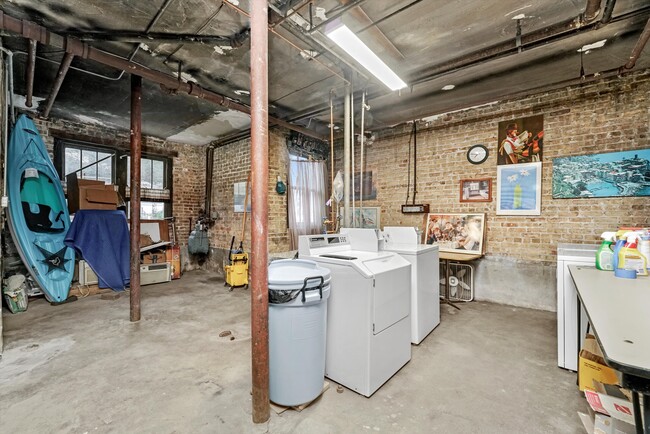 Building Photo - 306 S Kenilworth Ave