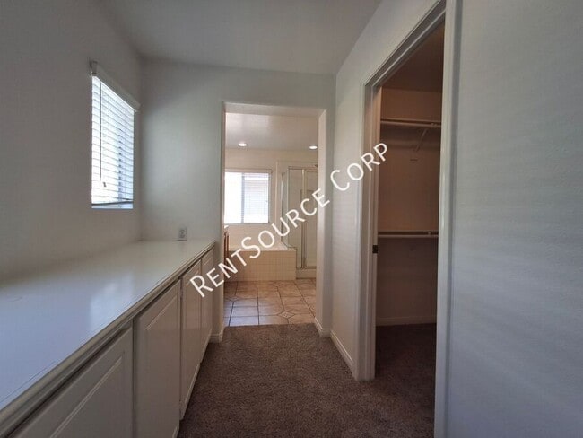 Building Photo - 24339 Alyssum Pl