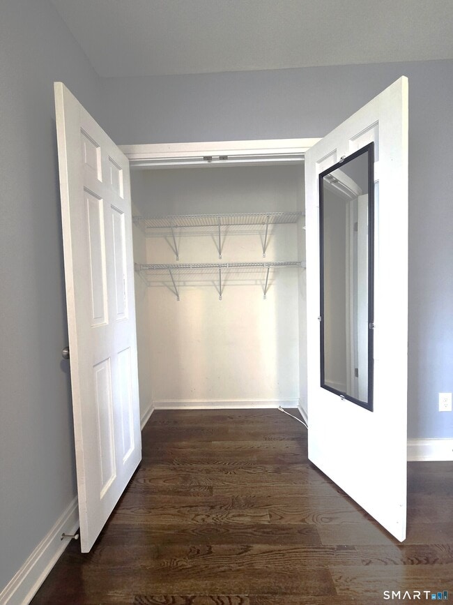 Building Photo - 206 Scofield Ave