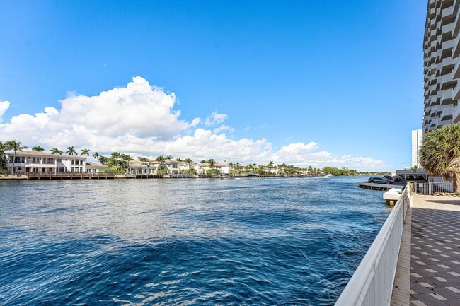 Building Photo - 1600 S Ocean Dr