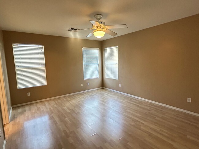 Building Photo - 9598 N 82nd Ln