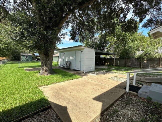 Building Photo - 1016 S Booth Ln