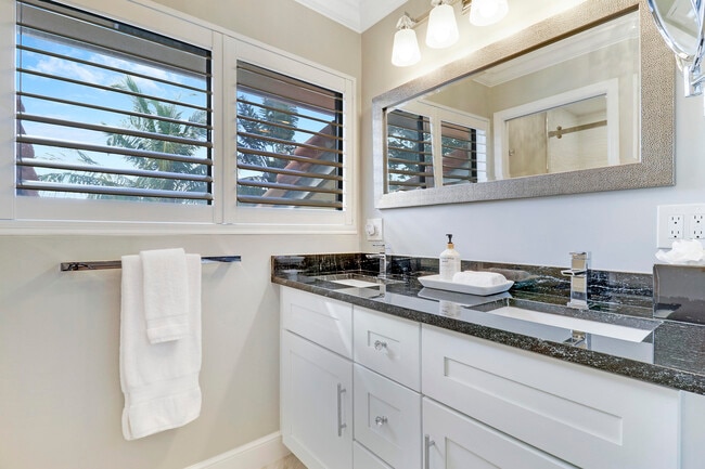 Building Photo - 204 Old Meadow Way