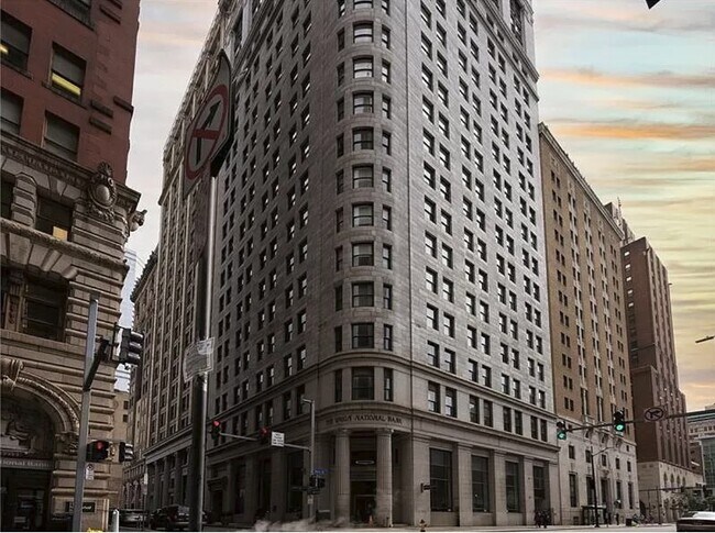 Building Photo - 306 Fourth Ave