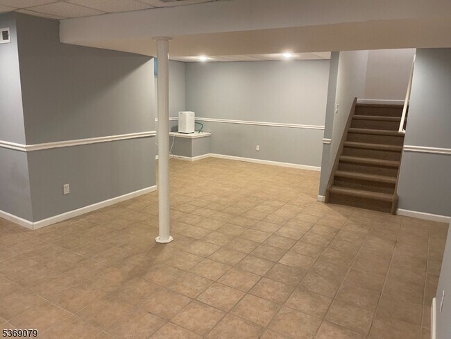 Building Photo - 13 Apache Way