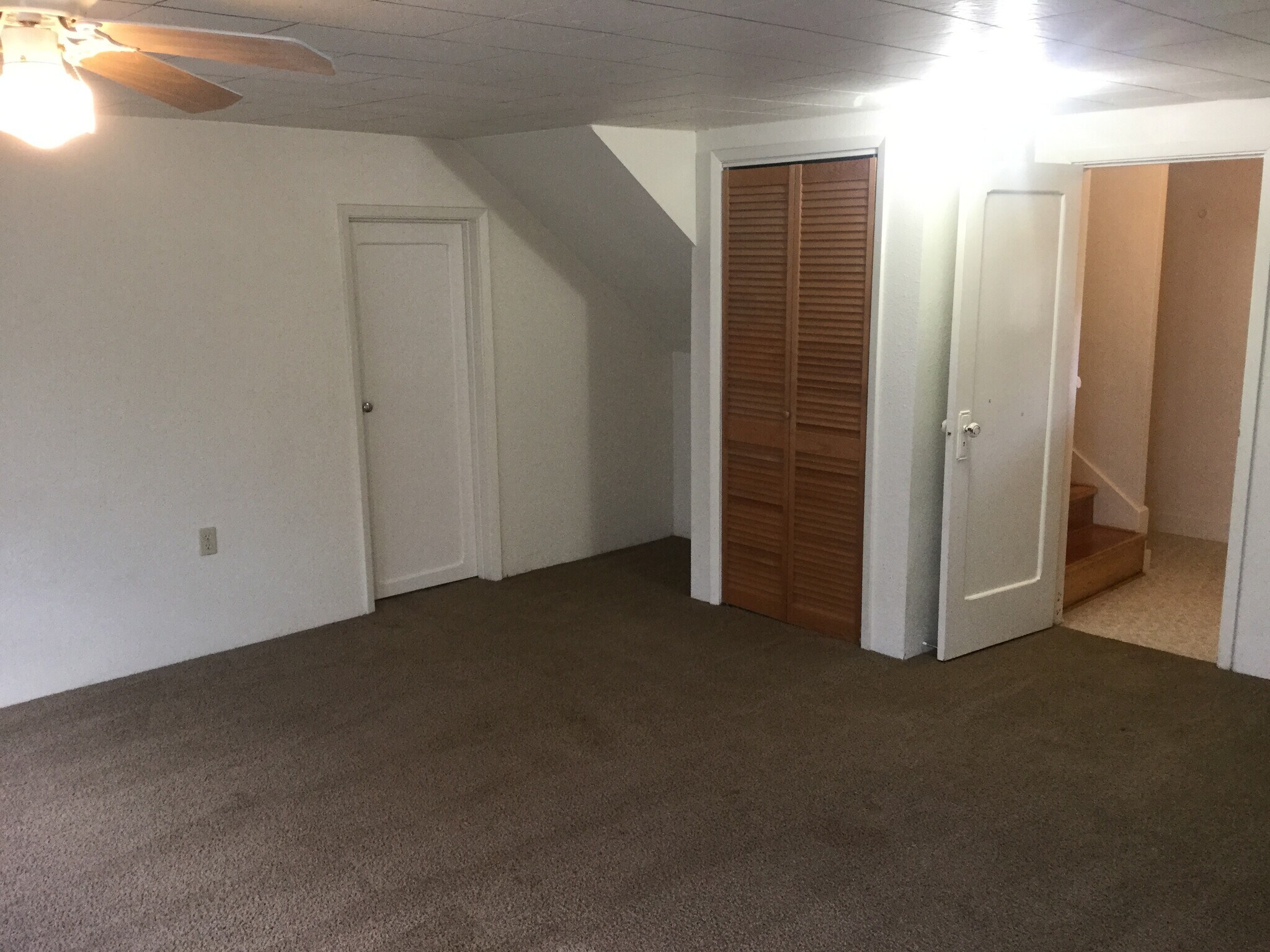 Building Photo - 1010 E 2nd St