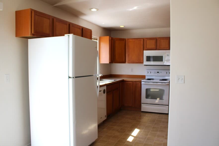 Building Photo - 1503 Trisha Way