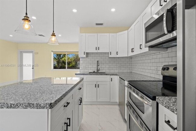 Building Photo - 6851 SW 48th Terrace