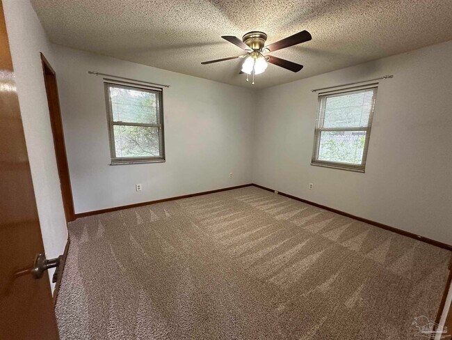 Building Photo - 2952 Breckenridge Dr