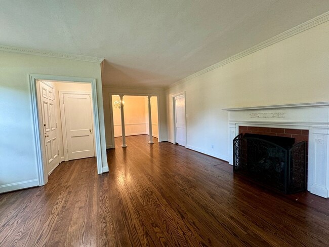 Building Photo - Charming Green Hills Single Family Home