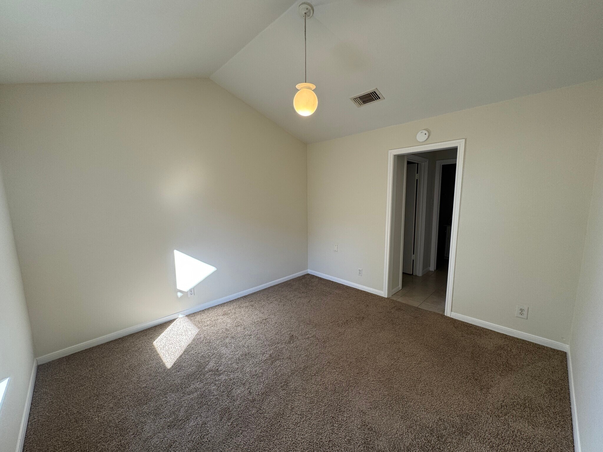 Building Photo - 8915 Emnora Ln