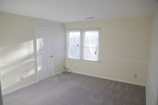 Building Photo - 2bd/2.5bth home in Southpark! Location, Lo...