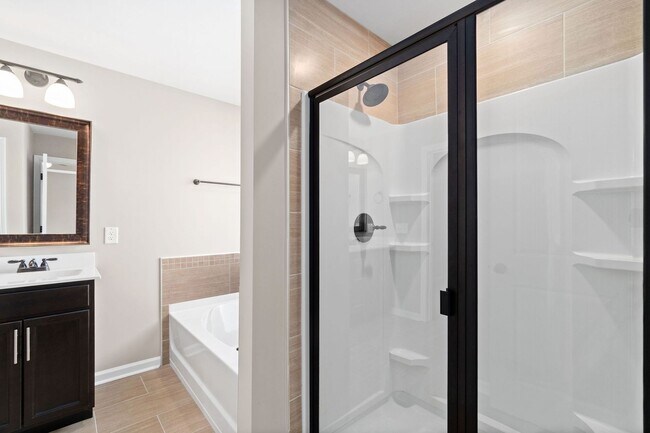 Building Photo - Pet Friendly Four Bedroom!
