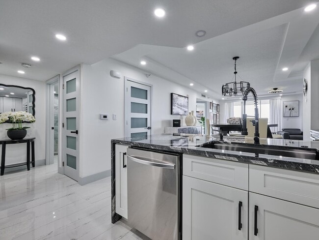 Building Photo - 5051 N Hwy A1A