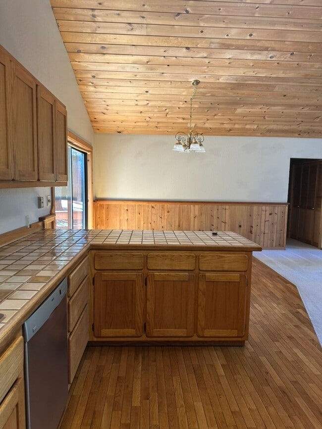 Building Photo - Long Term Lease in Tahoe Donner