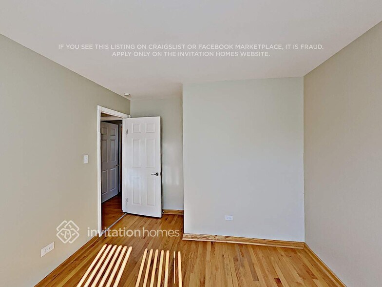 Building Photo - 13601 Cherry Ln