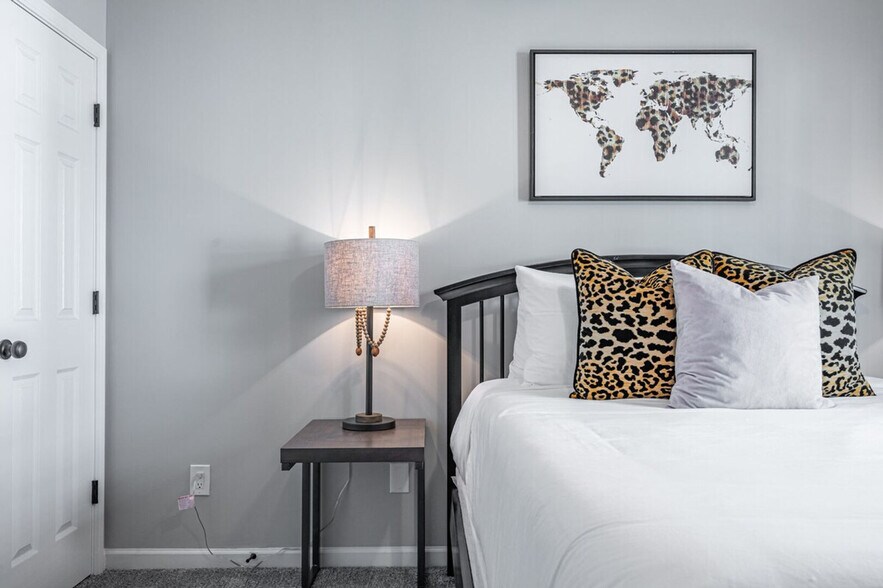 Building Photo - 29 Middleton Ct