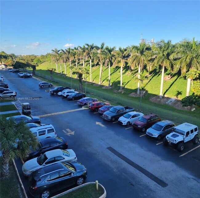 Building Photo - 10820 SW 200th Dr